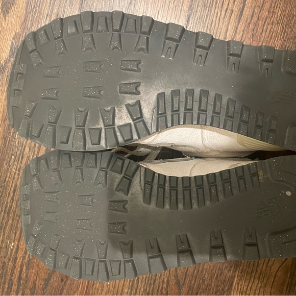 Women’s New Balance 574 Sneakers - Picture 5 of 6